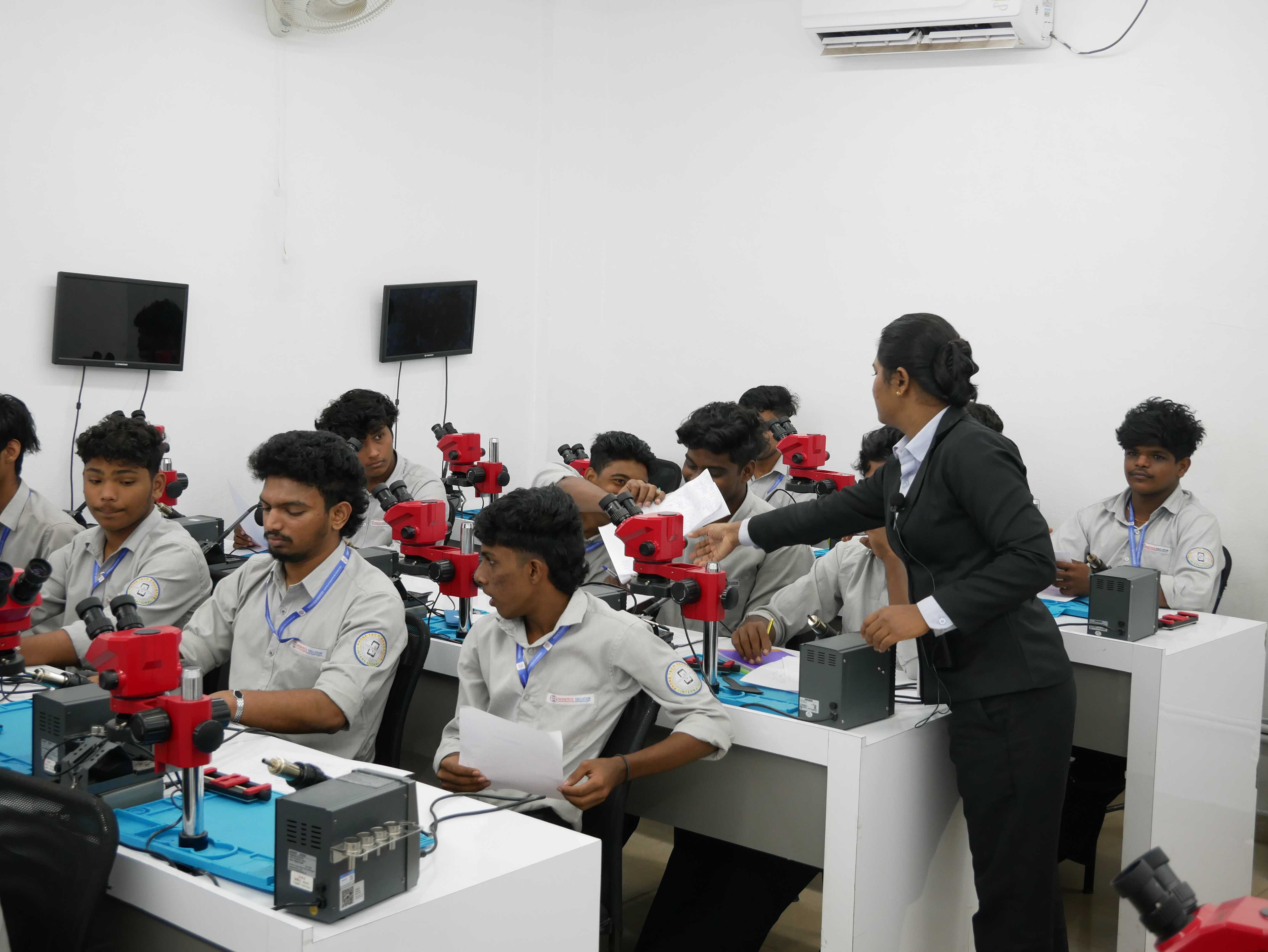 No.1 Mobile Repairing Institute in Kerala – PhoneTech Education